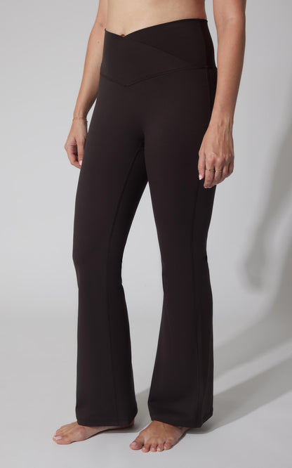 90 Degree by Reflex Lux Sophia 29.5" Crossover Flare Pant