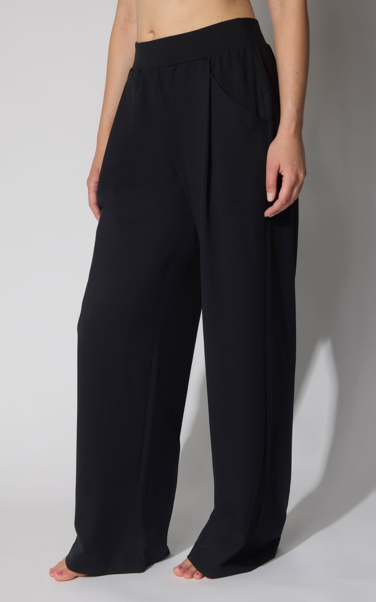 90 Degree by Reflex Lux Park Ave Wide Leg Pleated Pant W/ Side Pockets