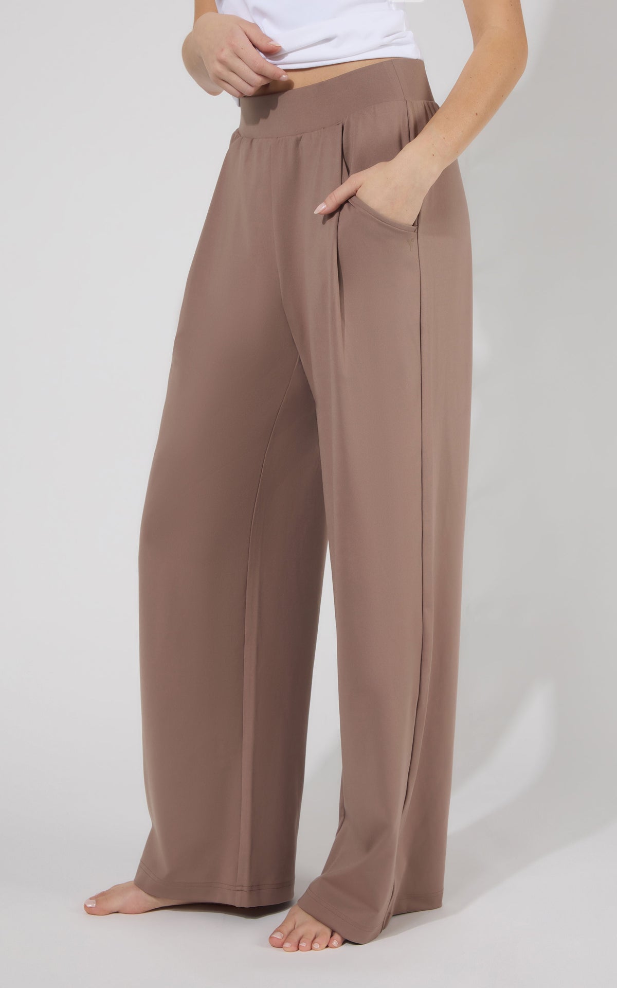 90 Degree by Reflex Lux Park Ave Wide Leg Pleated Pant W/ Side Pockets