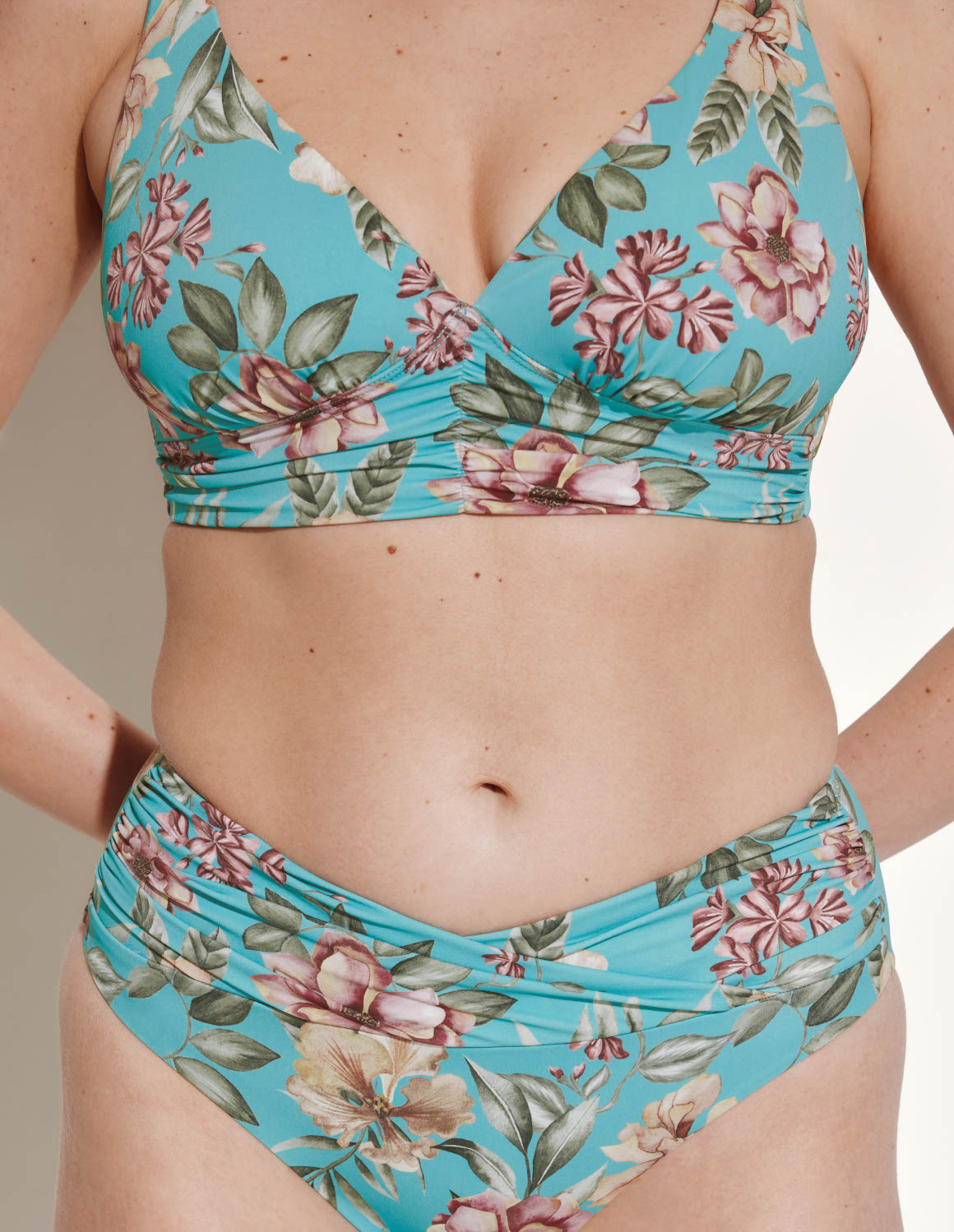 Sculpt Ruched Deep V Bikini Top
