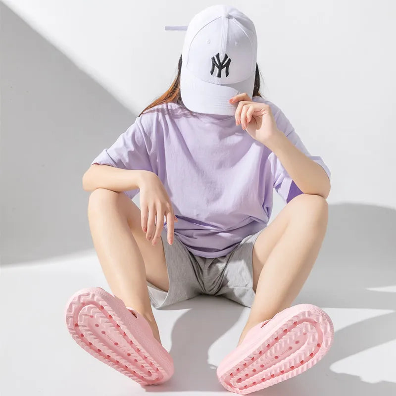 Comwarm New Women's Platform Slippers Outdoor Women's Sandals With Adjustable Buckle Summer Eva Soft Light Women Beach Slippers 2026