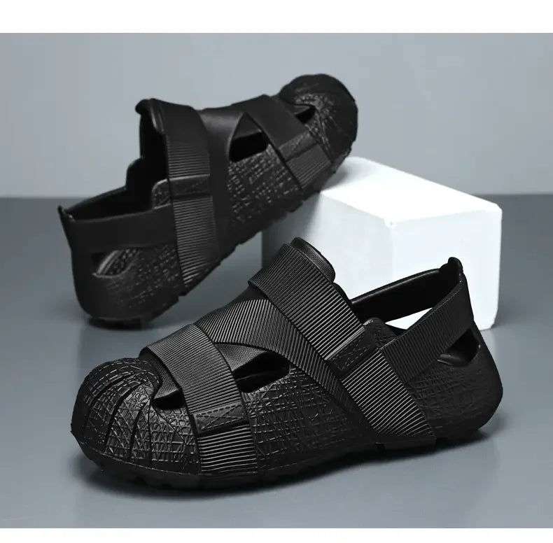 Summer Men's Outdoor Hollow Sandals Flat Bottom Non Slip Women's Garden Beach Breathable Soft Bottom Sneakers Large Sandals