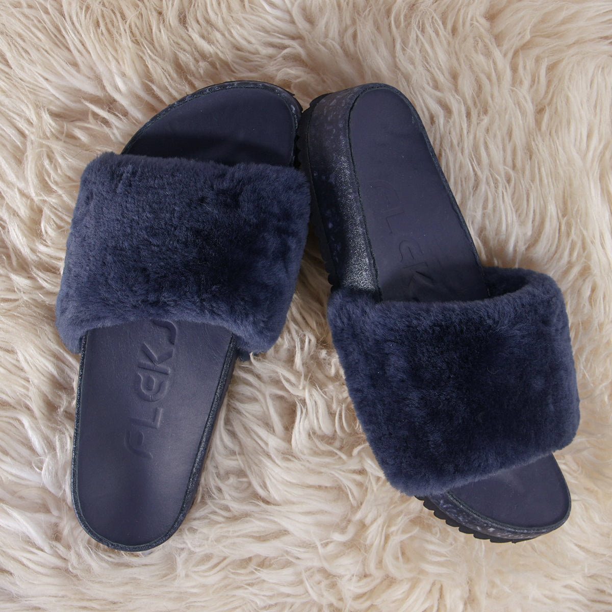 Fleks Unisex San Ysidro Slide - Deep Blue Sea
