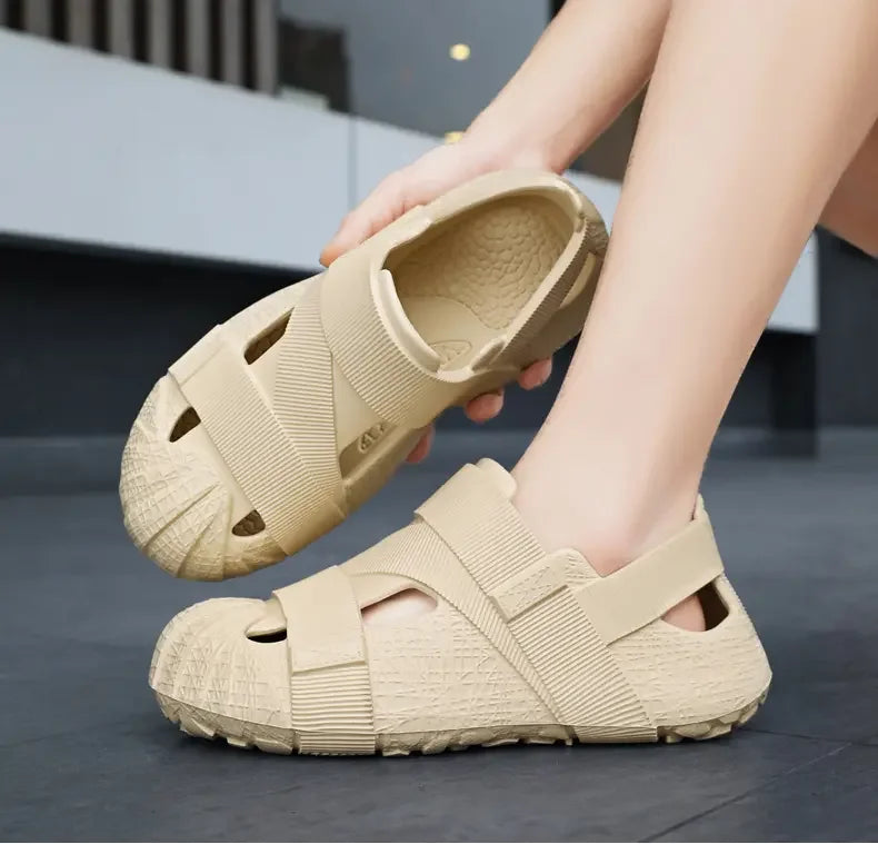 Summer Men's Outdoor Hollow Sandals Flat Bottom Non Slip Women's Garden Beach Breathable Soft Bottom Sneakers Large Sandals