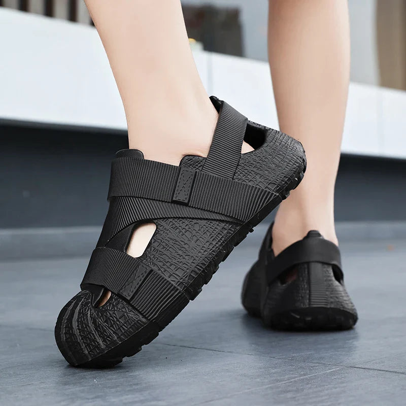 Summer Men's Outdoor Hollow Sandals Flat Bottom Non Slip Women's Garden Beach Breathable Soft Bottom Sneakers Large Sandals