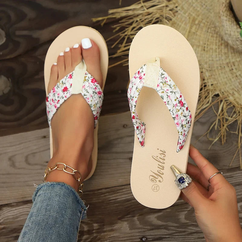 Fashion Floral Flat Flip Flops Women 2026 Summer Non Slip Lightweight Sandals Woman Comfortable Outdoor Beach Slippers Plus Size