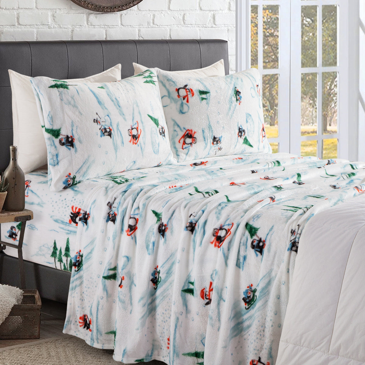 Elegant Comfort 4-Piece Holiday Christmas Velvet Plush Flannel Sheet Set