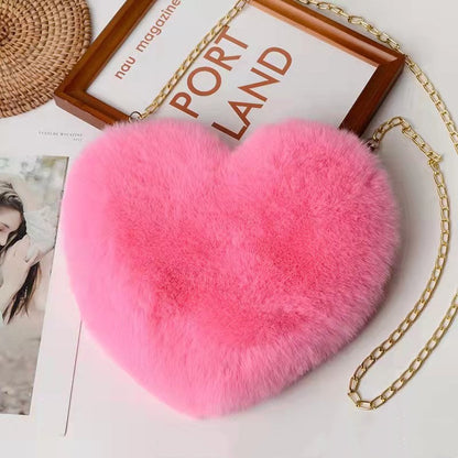 Women’s Love Heart Plush Chain Shoulder Bag | High-Sense Valentine’s Party Handbag | Trendy Minimalist Faux Fur Statement Purse | Luxury-Label Statuesque Radiant Accessory | 2026 High-Fashion Emerald-Luxe Essential