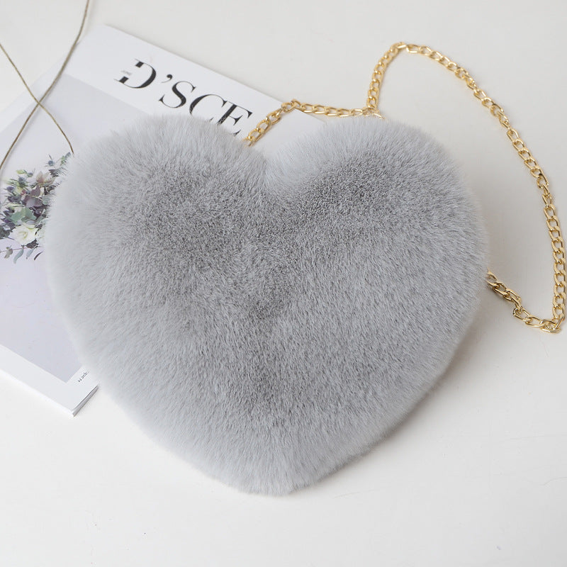 Women’s Love Heart Plush Chain Shoulder Bag | High-Sense Valentine’s Party Handbag | Trendy Minimalist Faux Fur Statement Purse | Luxury-Label Statuesque Radiant Accessory | 2026 High-Fashion Emerald-Luxe Essential