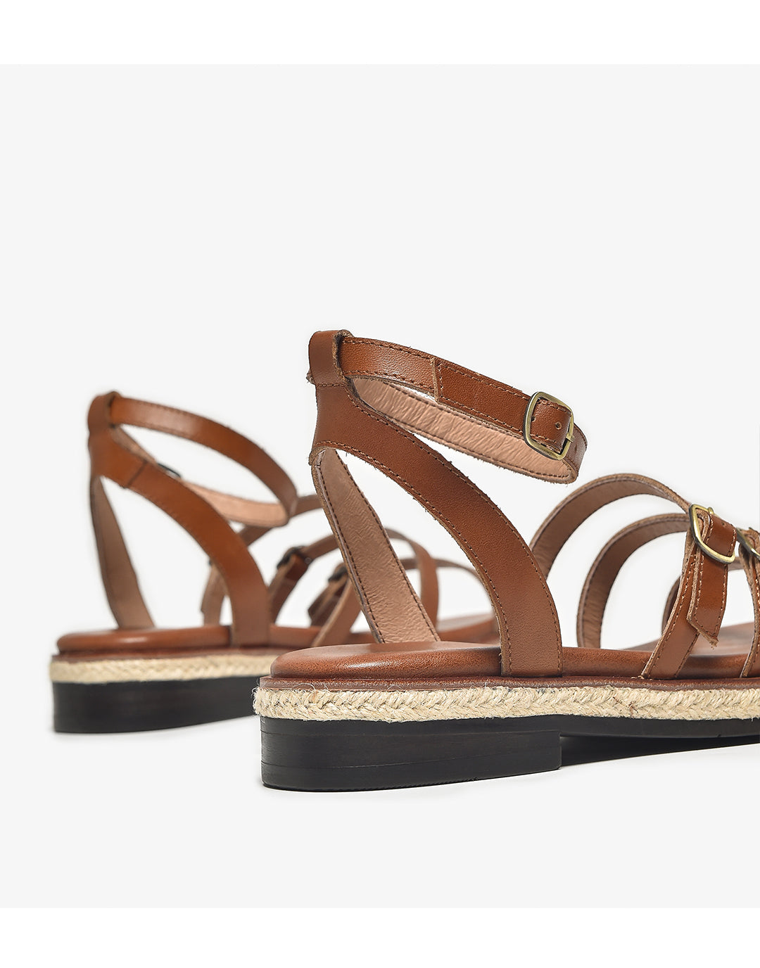 Women’s Retro Chunky Heel Sandals | Elegant Cross-Strap Block Heel Shoes | Trendy Open-Toe Square Heel Sandals | Comfortable Platform Party Heels for Women | 2026 Vintage-Inspired Fashion Footwear
