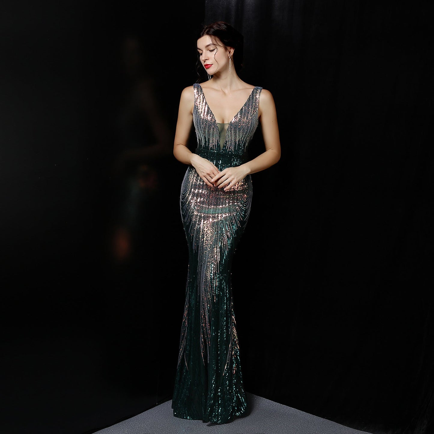Women’s Elegant Long and Slim Evening Gown | Floor-Length Formal Bodycon Gown | Luxury High-Waist Slim-Fit Party Dress | Trendy Sleeveless Formal Occasion Wear | 2026 Red-Carpet Inspired Evening Dress