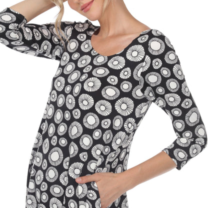 White Mark Women's Printed Geometric Circle Tunic Top
