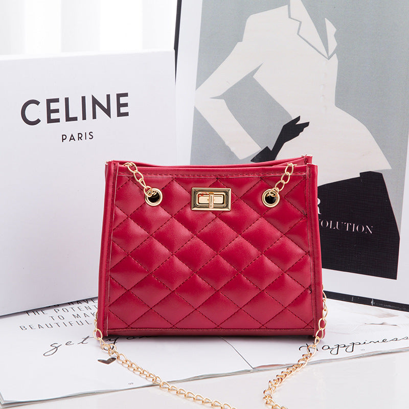 Women’s Mini Chain Shoulder Bag | Luxury Small Square Crossbody Bag | Trendy Designer Petite Handbag | Elegant Metallic Chain Mini Purse for Evening & Casual Wear