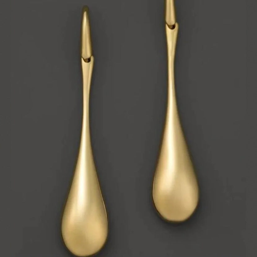 Oversized Punk-Style Long Teardrop Earrings | High-Sense Metallic Statement Earrings | Trendy Minimalist Europe & US Streetwear Jewelry | Luxury-Label Statuesque Teardrop Dangles | 2026 High-Fashion Radiant Women’s Accessories