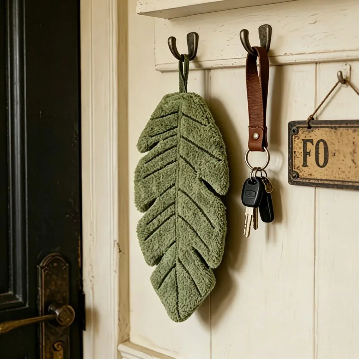 Decorative Leaf Hand Towel