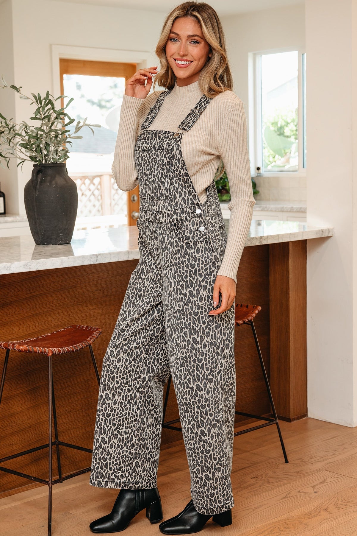 Threaded Pear Soleil Leg Loose Overall Jumpsuit