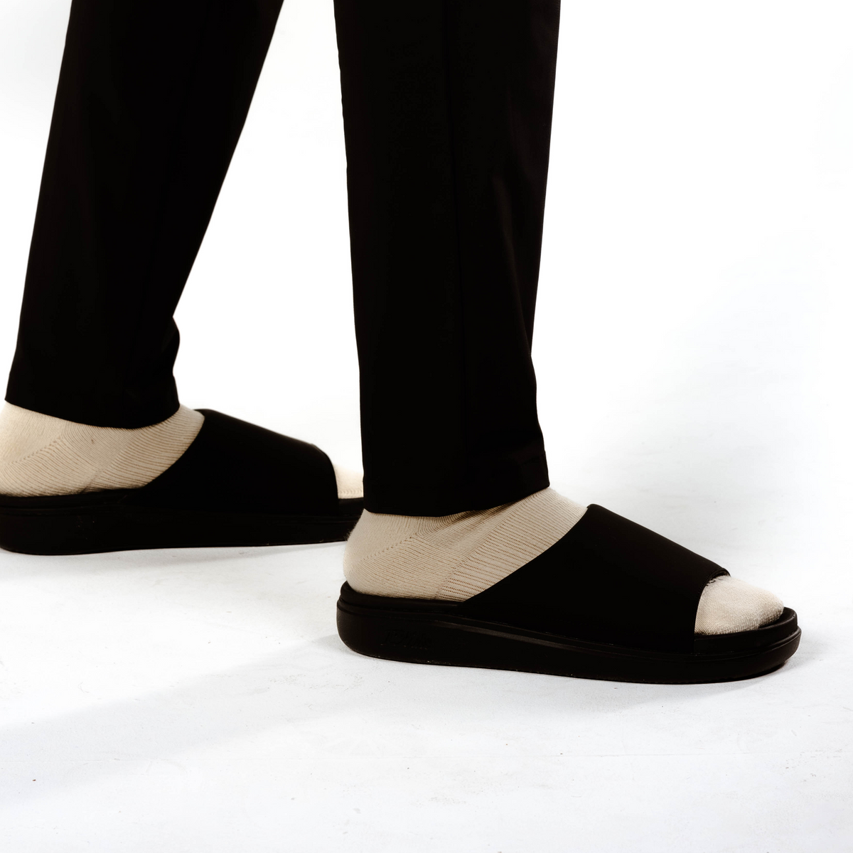 Chipwich Motive Slide Sandals