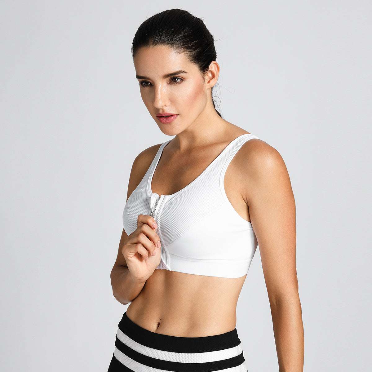 Full Length Zip Front Wireless Racerback Sports Bra