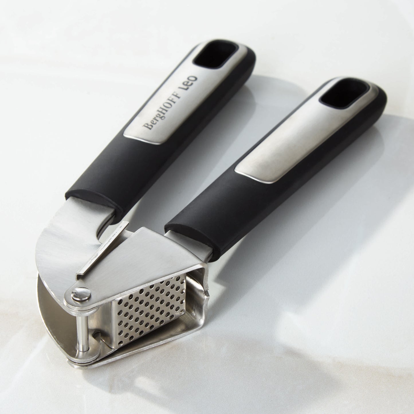 BergHOFF Leo Graphite Garlic Press