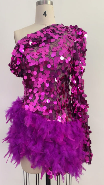 Purple Sequined Feather Skirt Dress | High-Sense One-Shoulder Luxury Party Dress | Trendy Minimalist Stage Performance Gown | Luxury-Label Asymmetrical Short Dress | 2026 High-Fashion Statuesque Sequin Outfit