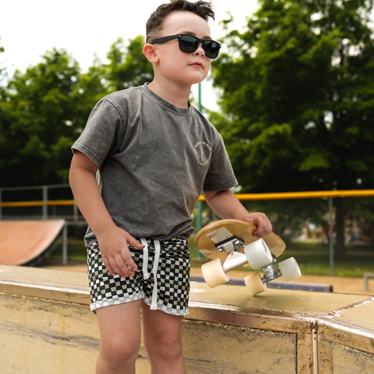 Check 'ya Later Shorts - Black/grey