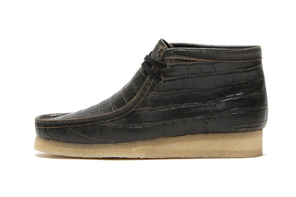 Clarks Women's Wallabee Boot Blkcroc Distress Booties