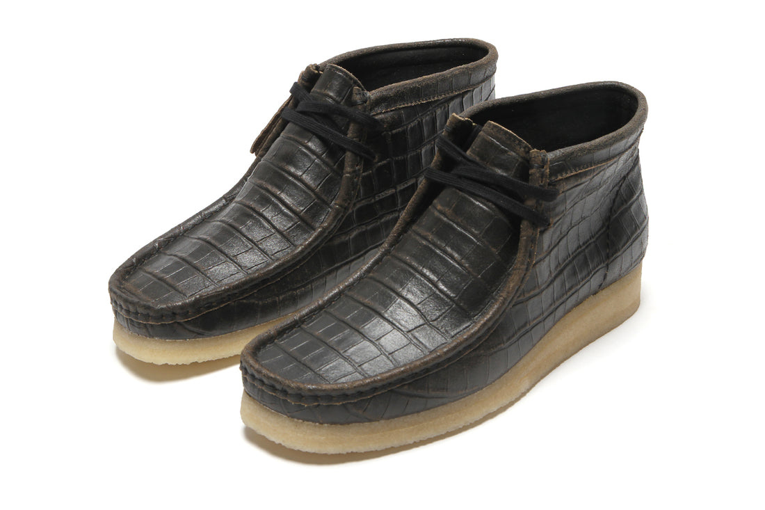 Clarks Women's Wallabee Boot Blkcroc Distress Booties