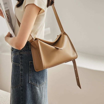 Classic Grace Leather Shoulder Bag