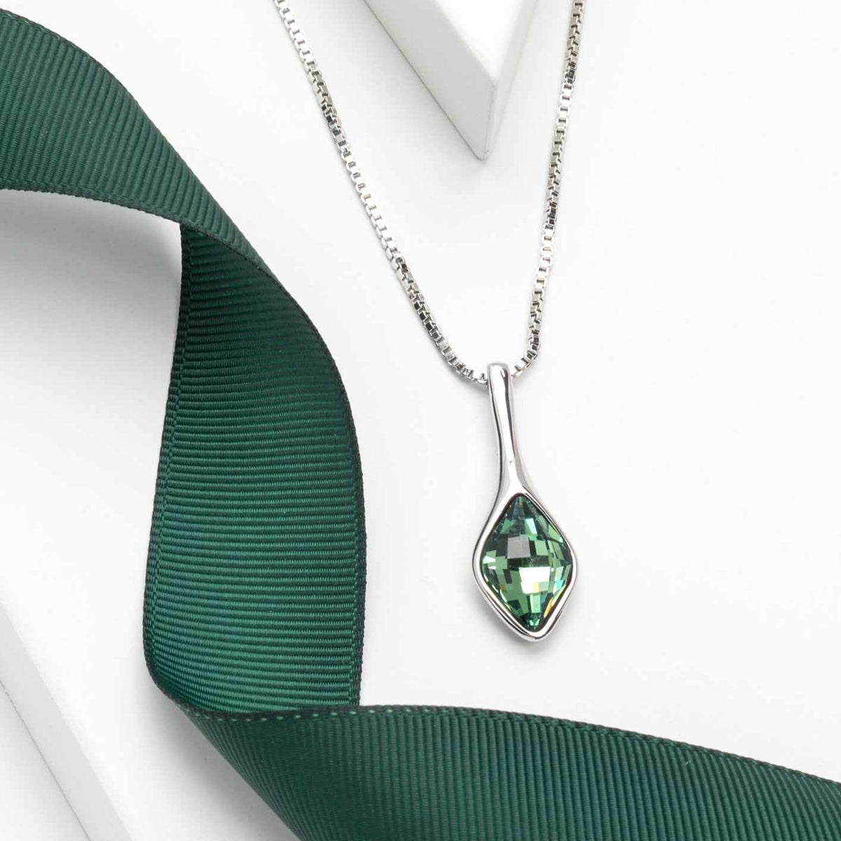 Erinite Swarovski Crystal Necklace – Tulip Marquis Crystal Pendant Necklace