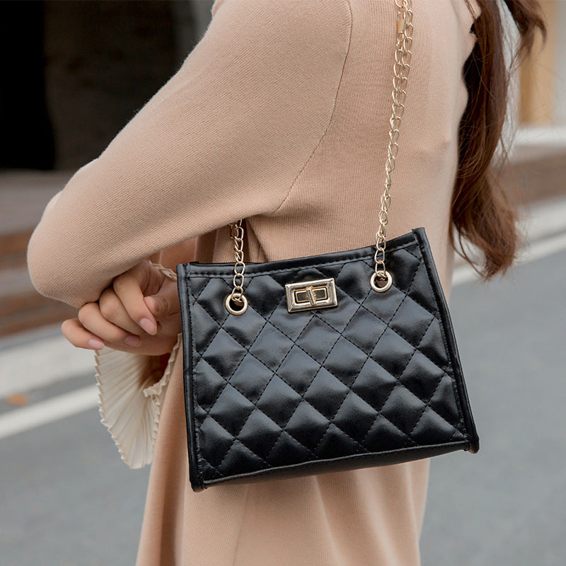 Women’s Mini Chain Shoulder Bag | Luxury Small Square Crossbody Bag | Trendy Designer Petite Handbag | Elegant Metallic Chain Mini Purse for Evening & Casual Wear