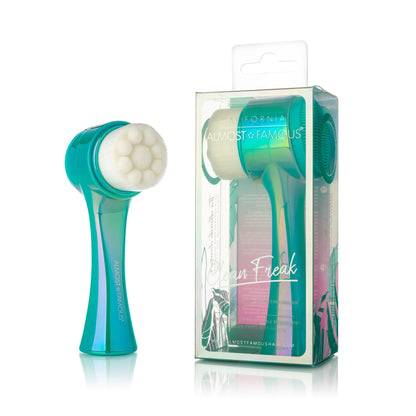 Almost FAMOUS "Cleanse It" 550K Microfiber 2-in-1 Exfoliator Brush