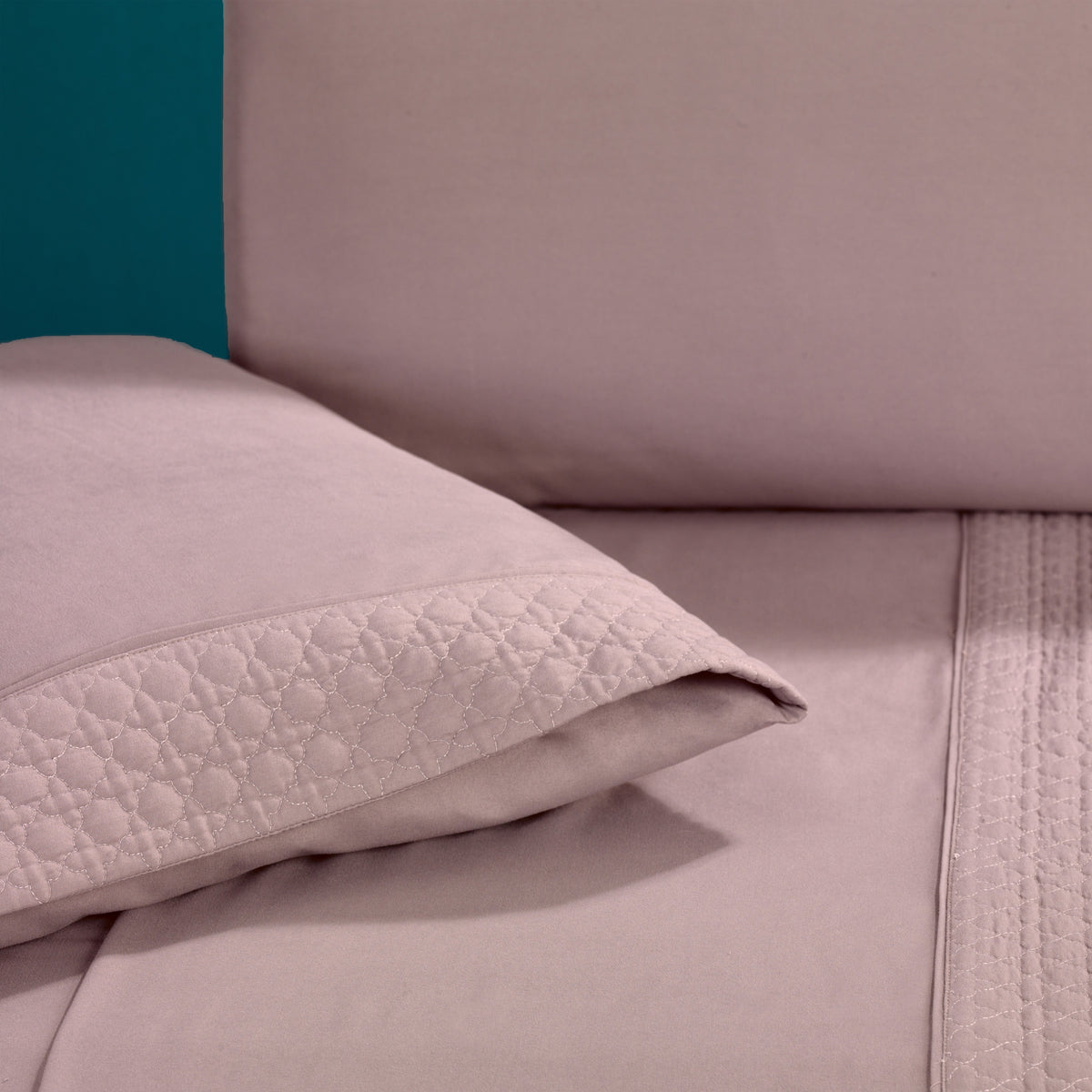 Elegant Comfort Quilted 4-Piece Sheet Set, Premium Hotel Quality