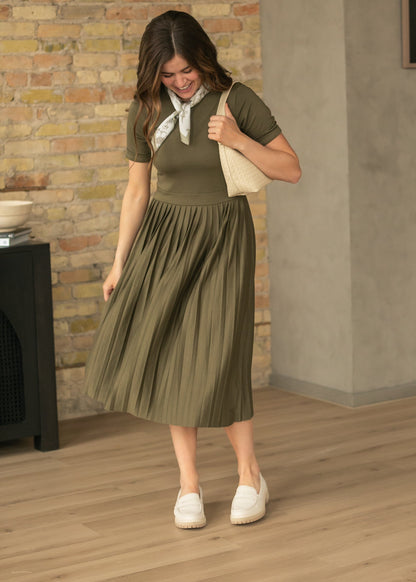 Emersyn Olive Pleated Midi Dress
