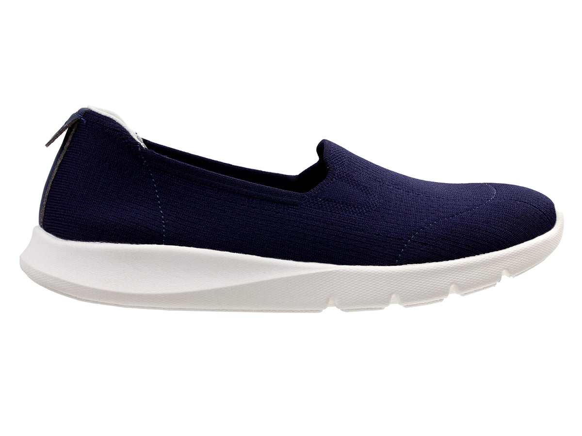 Comfort Stretch Ease Sneakers - Medium
