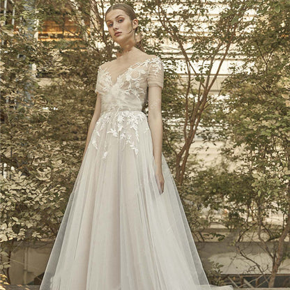 Women’s Fashion Lace Outdoor Wedding Dress | Elegant Lawn & Garden Bridal Gown | Whimsical A-Line Floral Lace Dress | Breathable Ivory Tulle Evening Gown | 2026 Romantic Outdoor Bride Collection