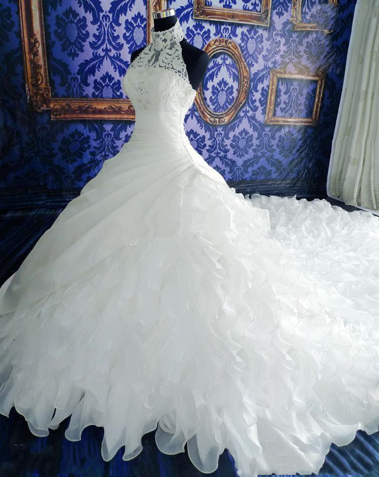 High-End "Big Tail" Wedding Dress | Luxury Cathedral Train Bridal Gown | Elegant Embroidered Royal Wedding Dress | Modern High-Fashion Ball Gown for Brides | 2026 Premium Wholesale Bridal Couture