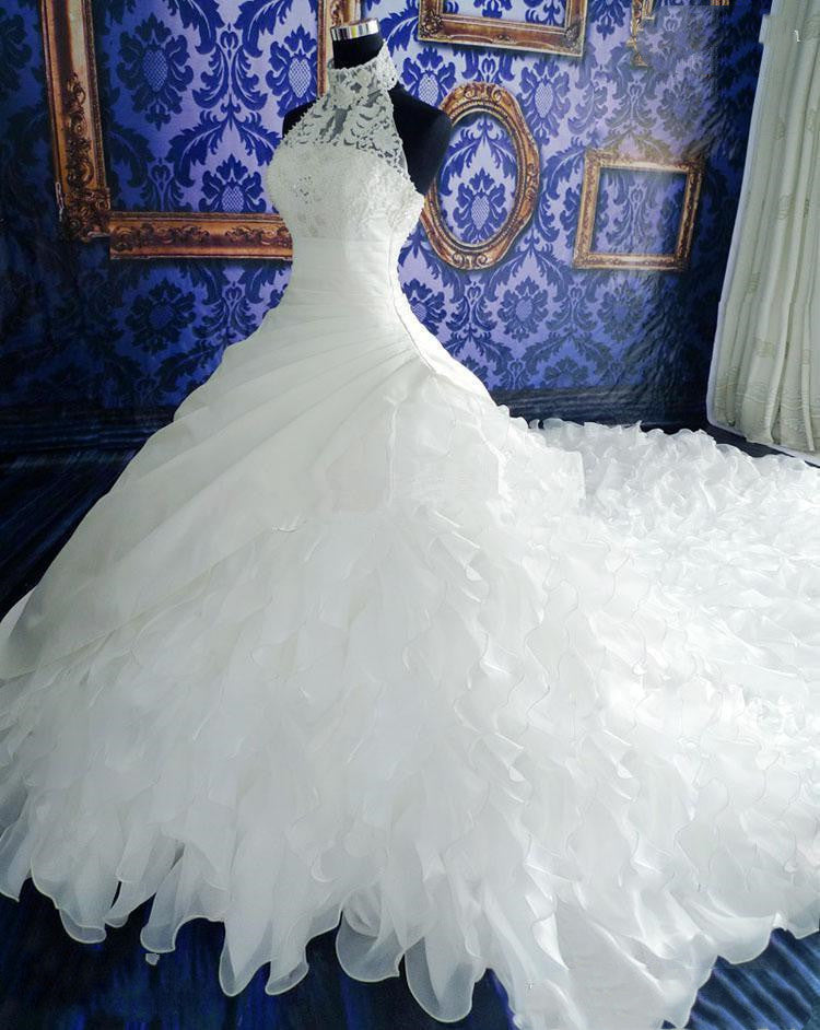 High-End "Big Tail" Wedding Dress | Luxury Cathedral Train Bridal Gown | Elegant Embroidered Royal Wedding Dress | Modern High-Fashion Ball Gown for Brides | 2026 Premium Wholesale Bridal Couture