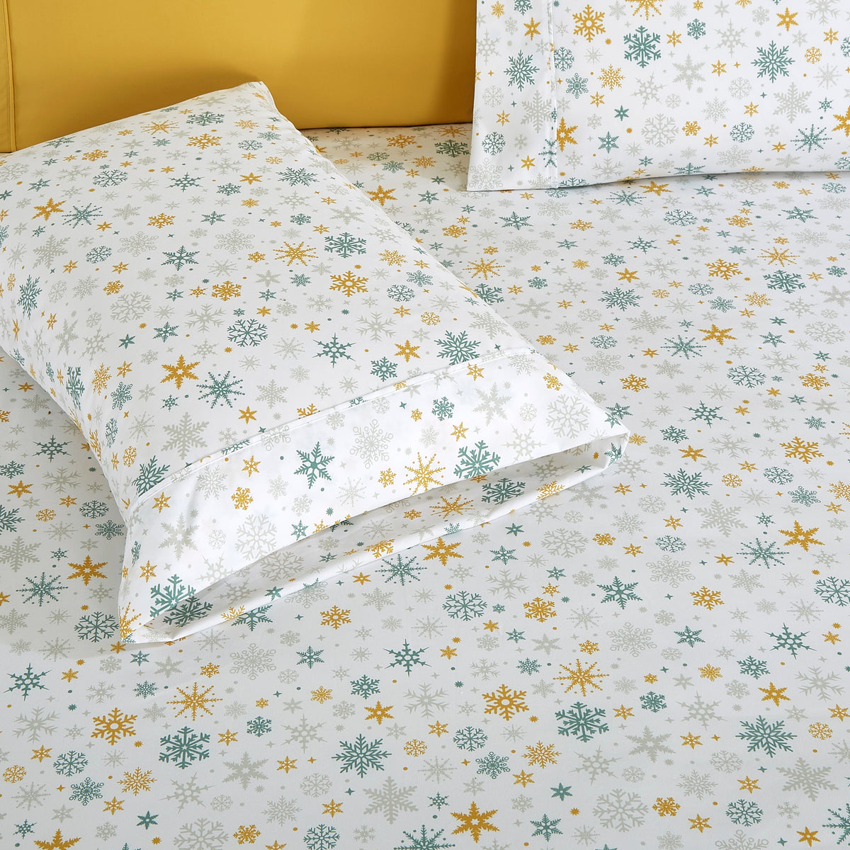 Elegant Comfort 6-Piece Christmas & Holiday Sheet Set - Soft as a Hotel Premium Quality