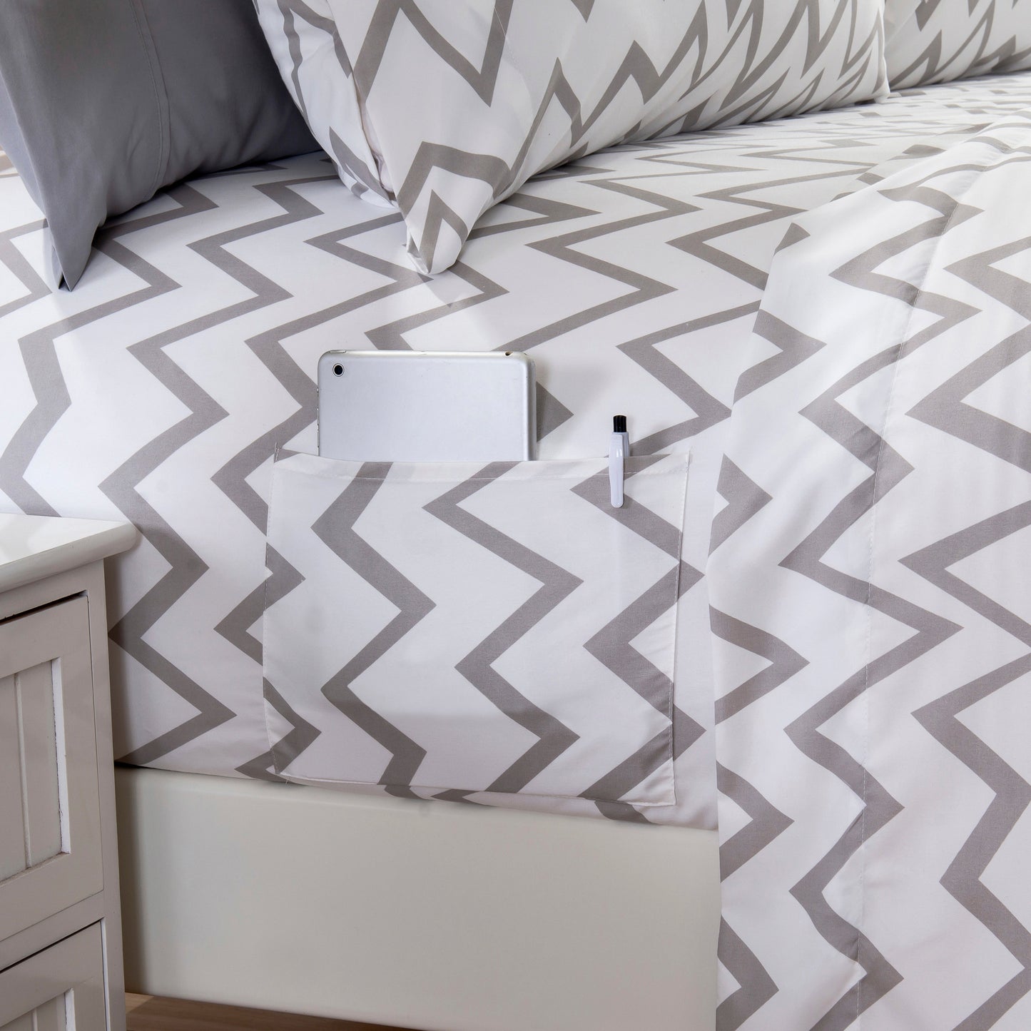 Elegant Comfort 6-Piece Chevron Pattern - Soft as a Hotel Premium Quality Sheet Set