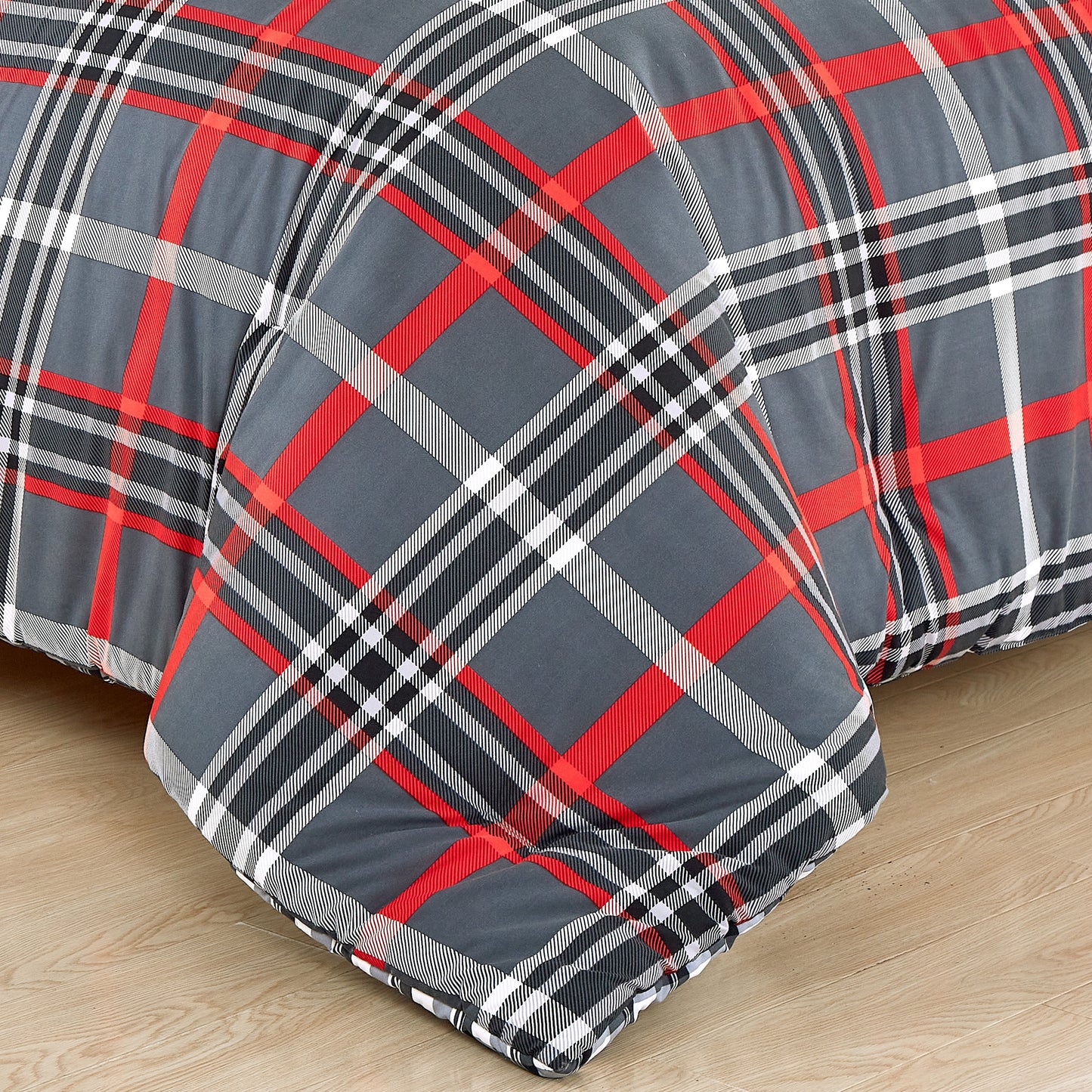 Elegant Comfort 8-Piece Lodge Plaid and Patch Reversible Comforter Set - Includes 4-Piece Sheet Set with Double Sided Storage Pockets