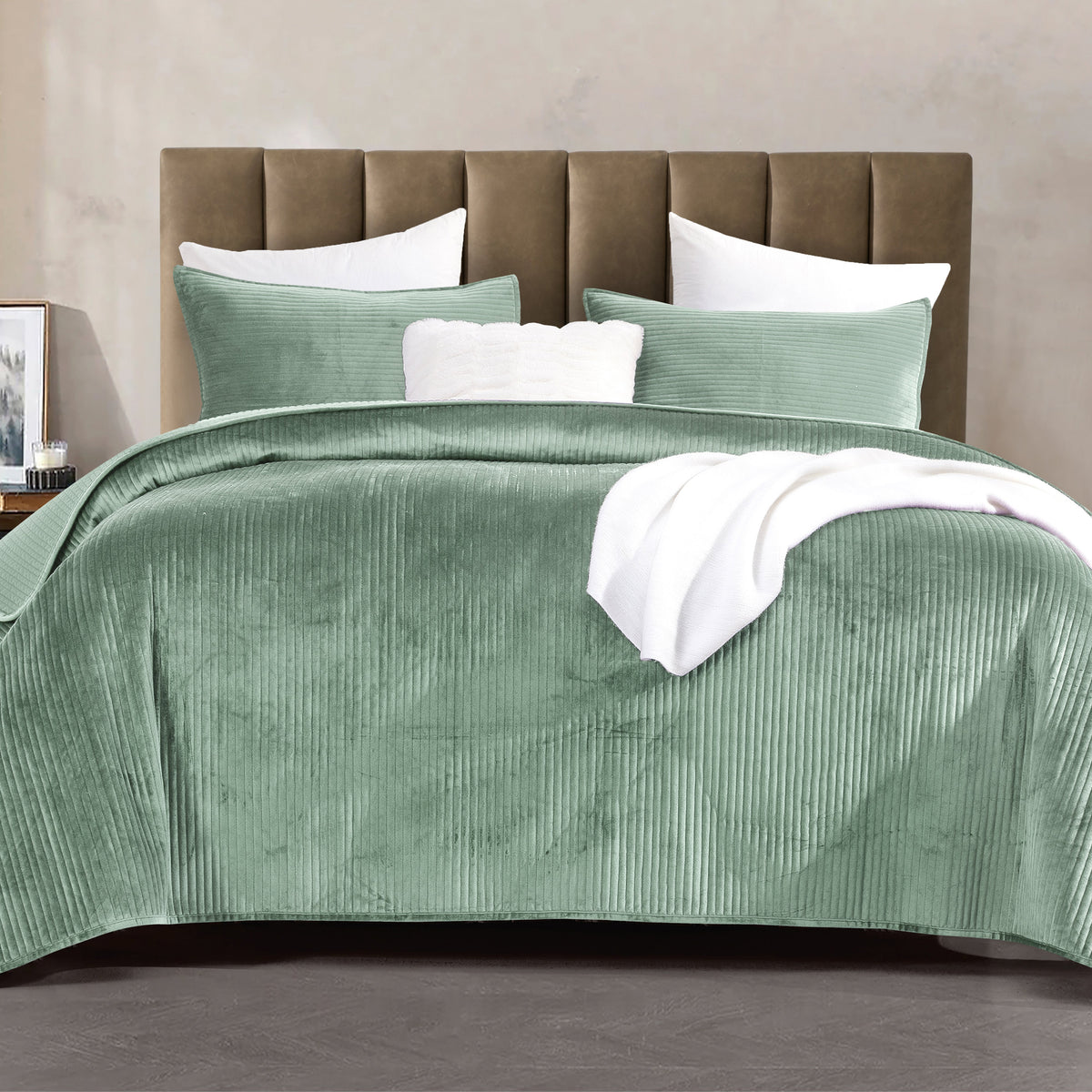 Elegant Comfort 3-Piece Velvet Corduroy Stripe Quilted Bedspread Coverlet Set