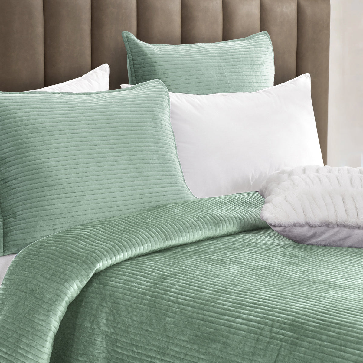 Elegant Comfort 3-Piece Velvet Corduroy Stripe Quilted Bedspread Coverlet Set