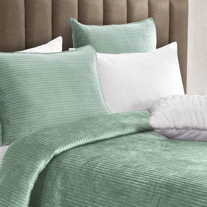 Elegant Comfort 3-Piece Velvet Corduroy Stripe Quilted Bedspread Coverlet Set