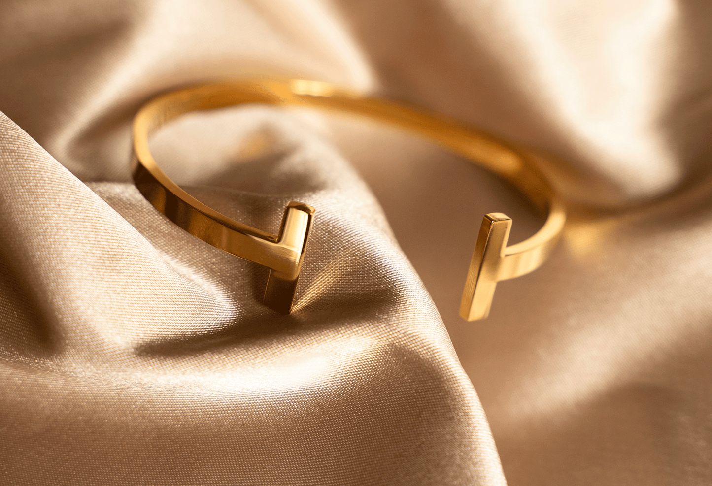 CLEO Cuff