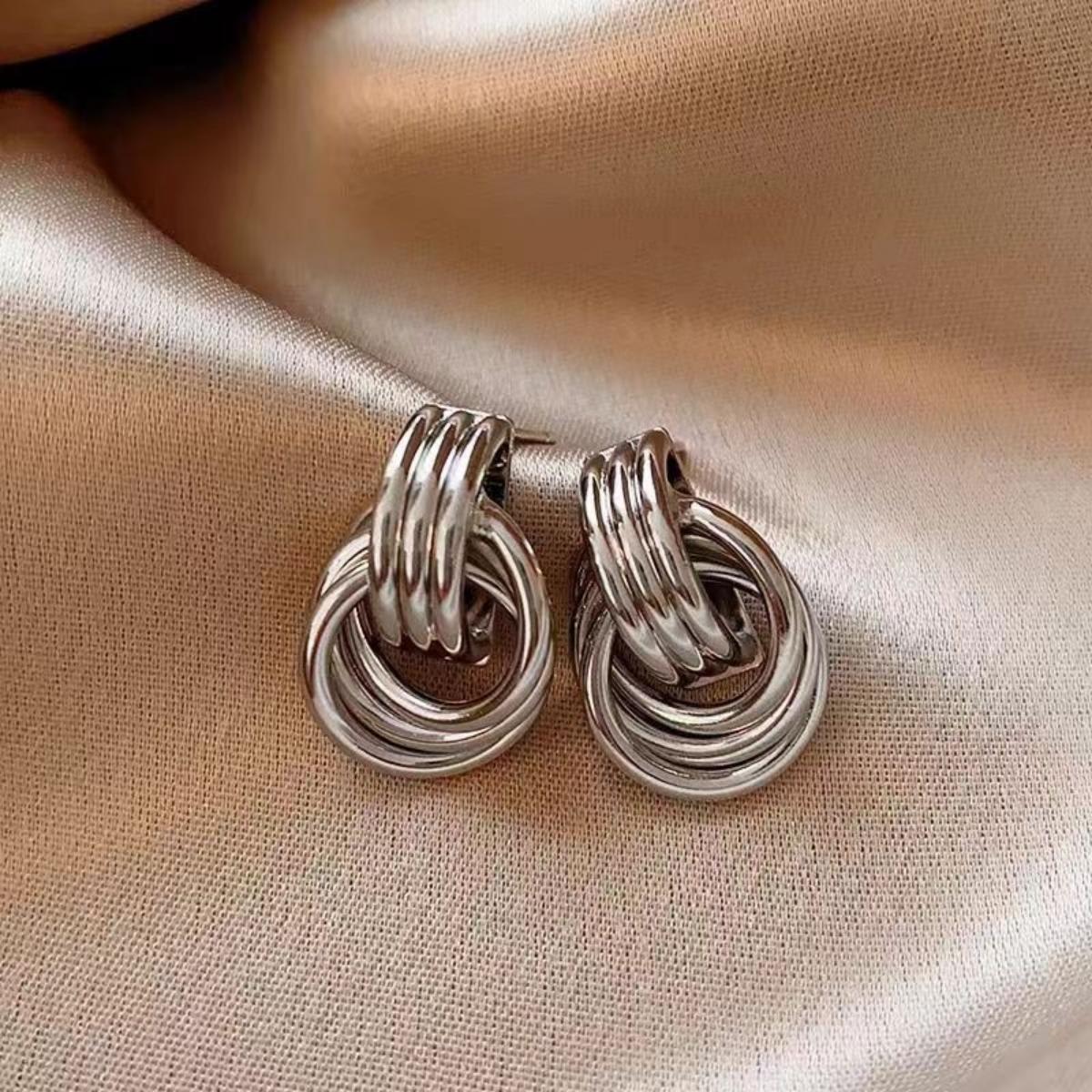 Bold Interlocking Chain Drop Earrings
