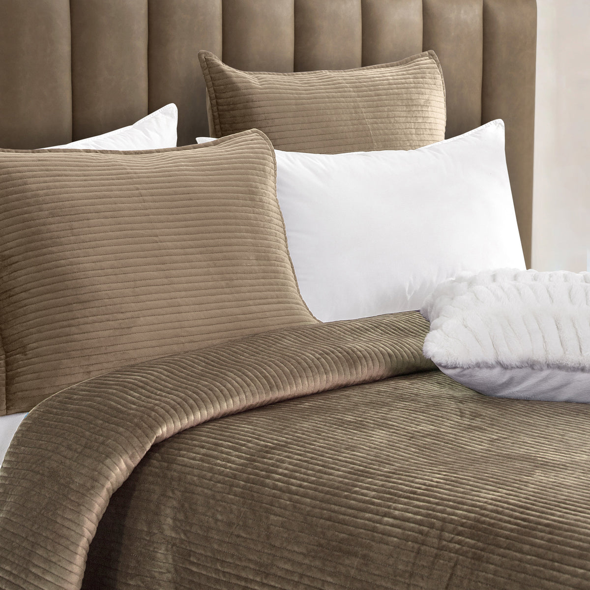 Elegant Comfort 3-Piece Velvet Corduroy Stripe Quilted Bedspread Coverlet Set