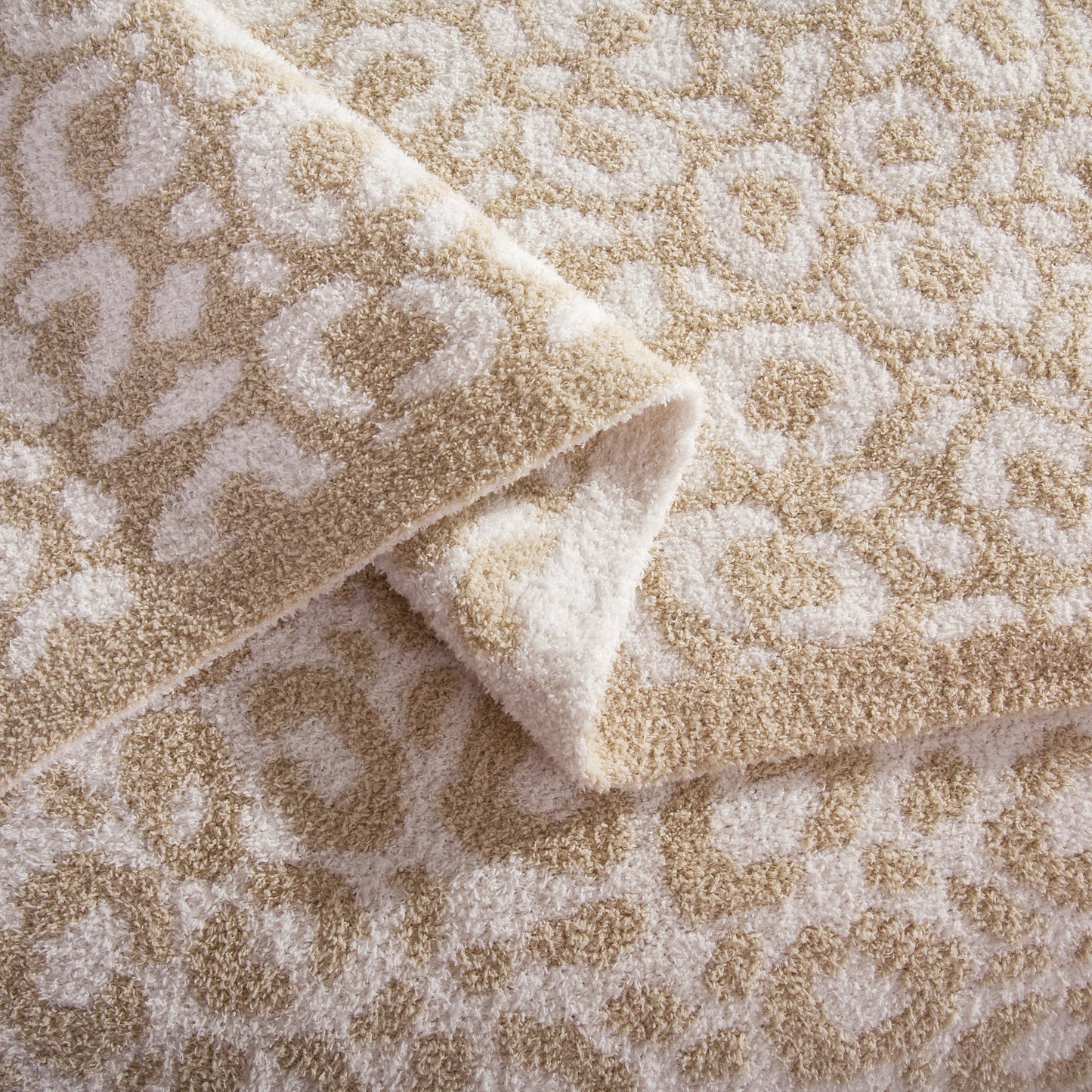 Elegant Comfort 50" x 70"  Ultra Soft Checkered Knitted Throw Blanket
