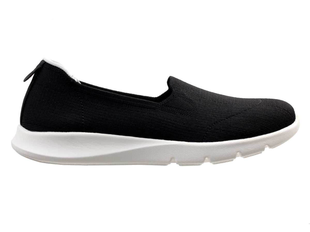Comfort Stretch Ease Sneakers - Medium