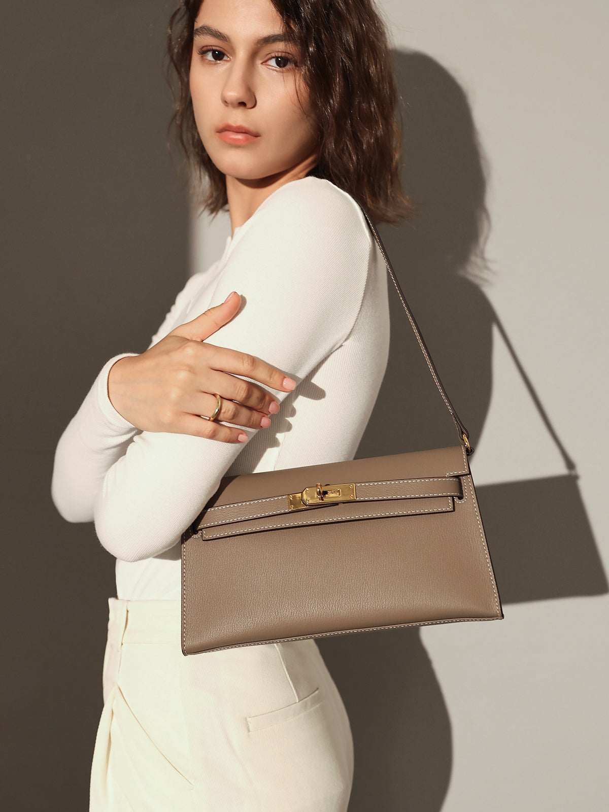 Compact Ellen Shoulder Bag